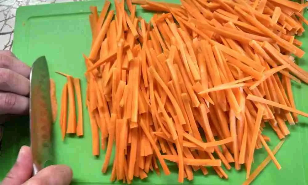 Slicing Carrots for Guinea Pigs